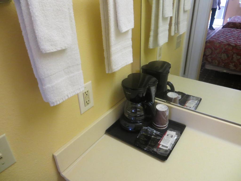 La Grange Executive Inn And Suites Номер фото